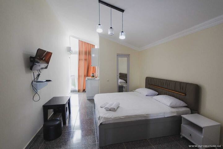 Room 13 of 29