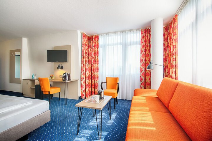 Room 47 of 79