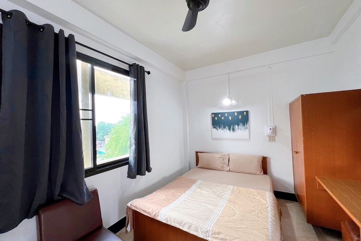 Room 3 of 27