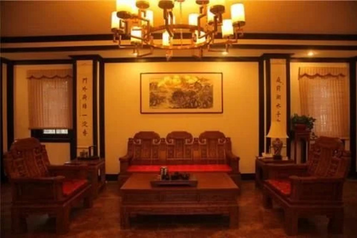 Room 4 of 13