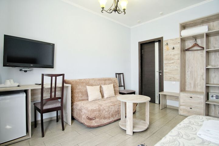 Room 3 of 44