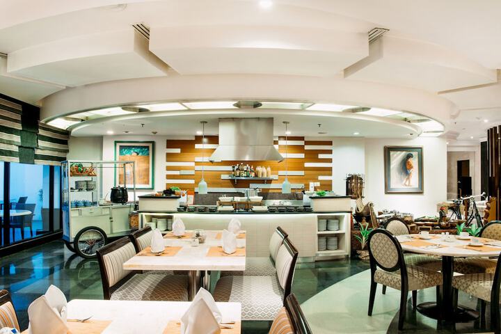 Dining Photos