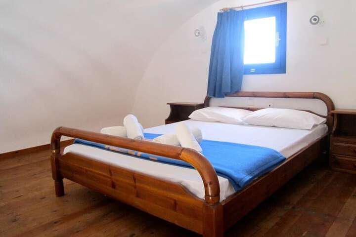 Room 8 of 28