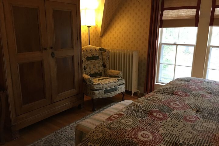 Room 7 of 48