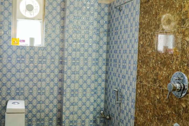 Room 15 of 23