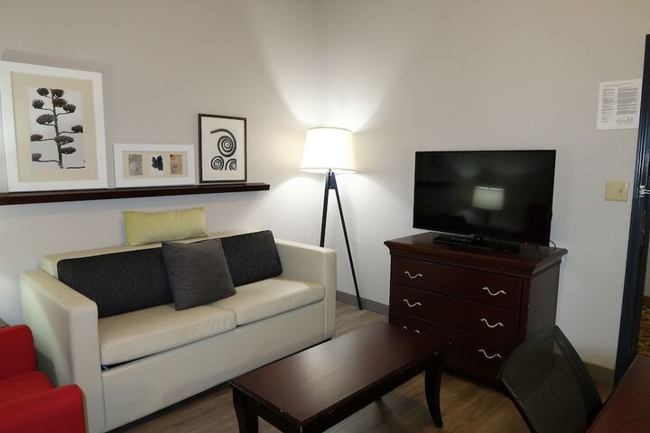 Room 27 of 47