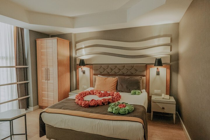 Room 12 of 64