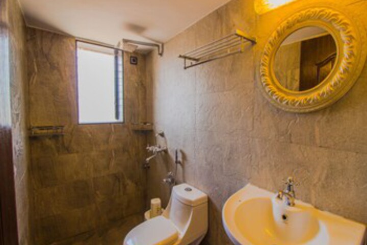 Room 5 of 28