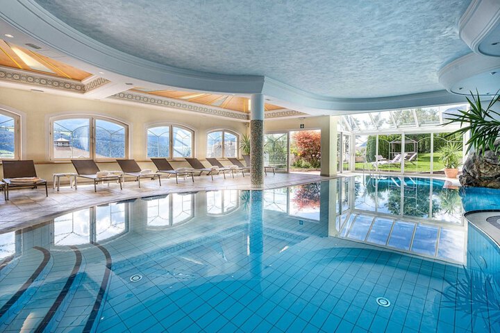 Pools & Facilities