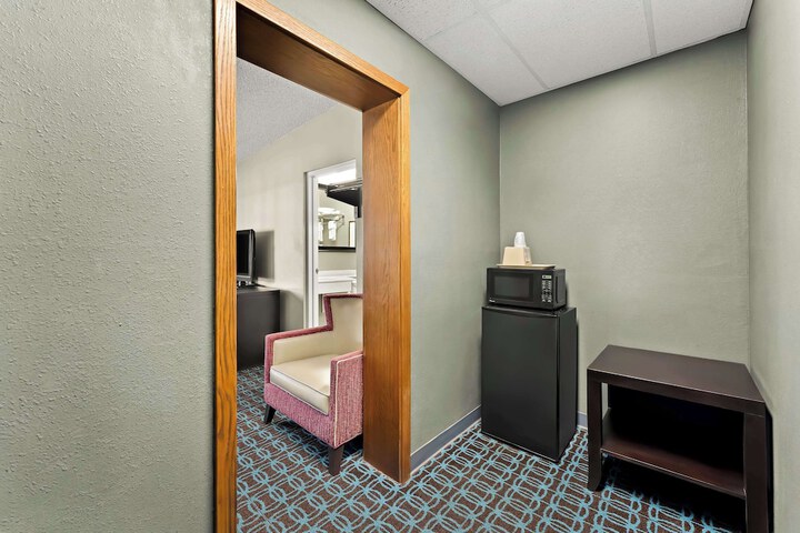 2 Double Beds (7 of 10)