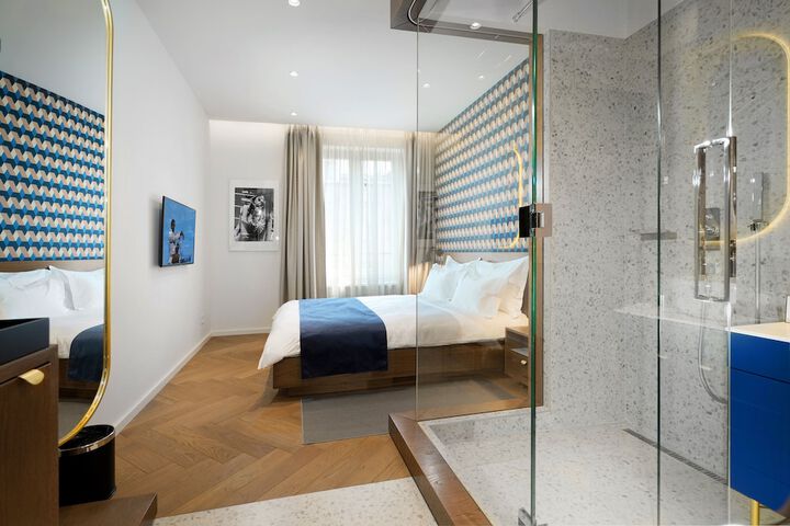 Room 15 of 45