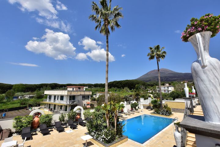 Pools & Facilities