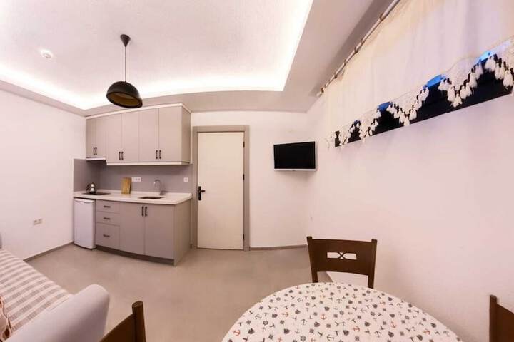 Room 14 of 34