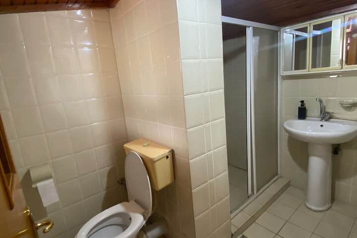 Room 15 of 24