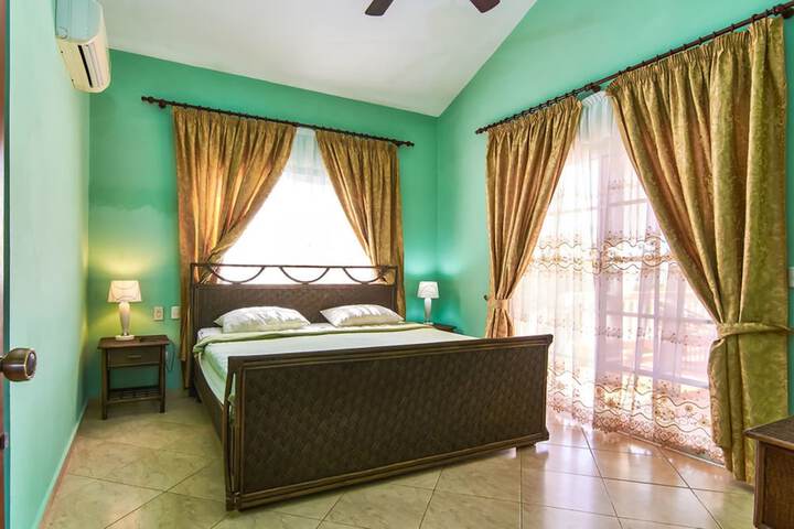 Room 6 of 23