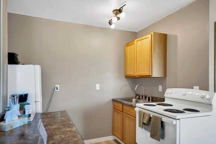 Room 4 of 33