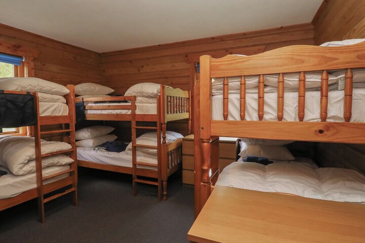 Room 3 of 40
