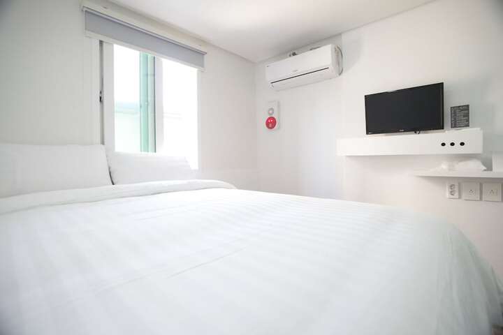 Room 7 of 44