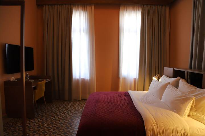 Room 41 of 77