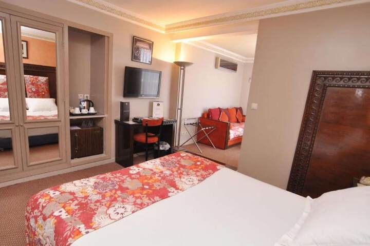 Room 9 of 25