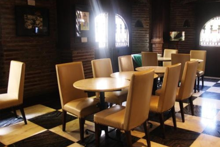 Dining 6 of 7