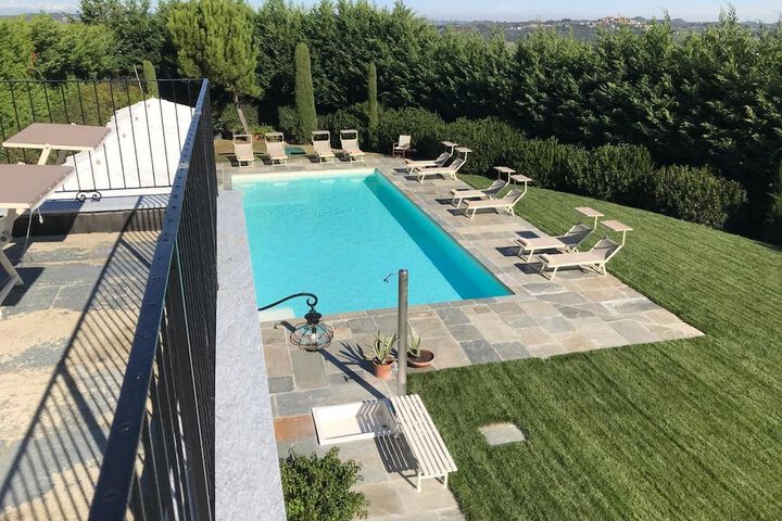 Hotel with Pool