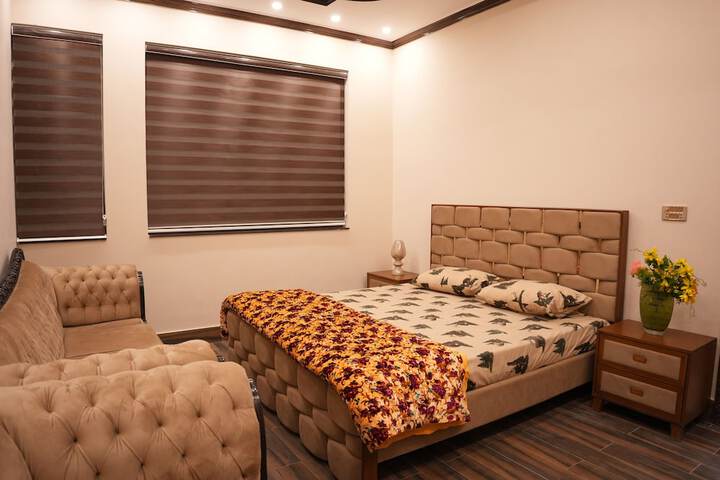 Room 13 of 23