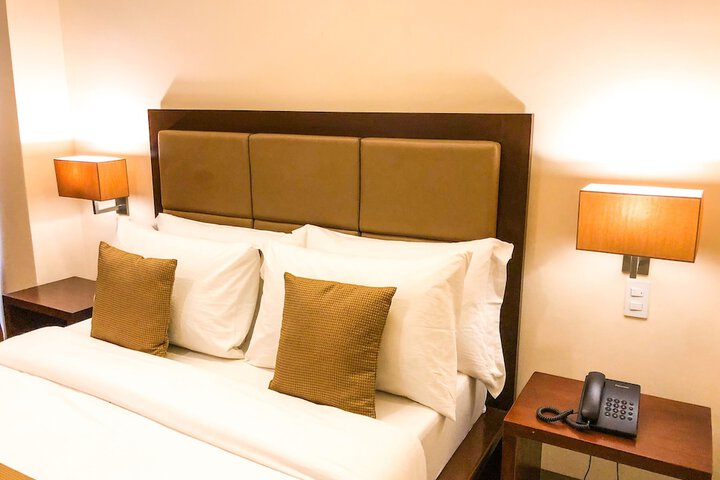 Room 15 of 77