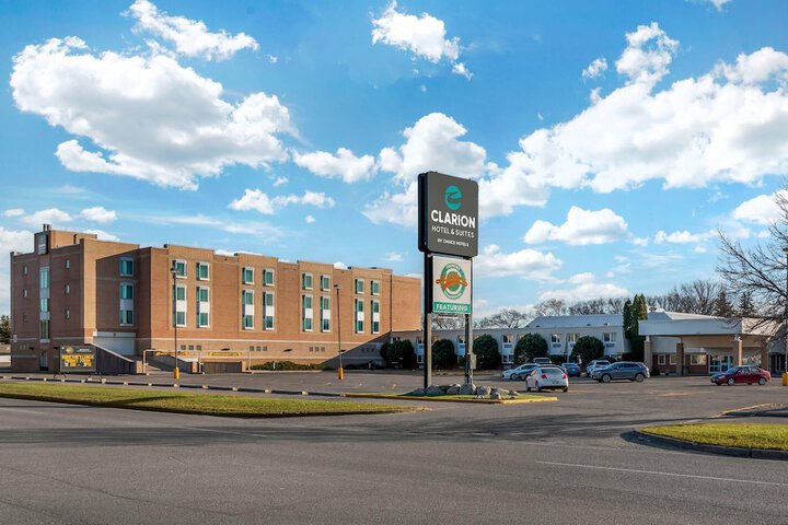 Clarion Hotel &  Suites in Brandon, MB
