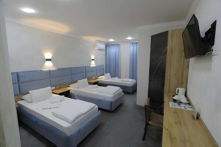 Room 5 of 19