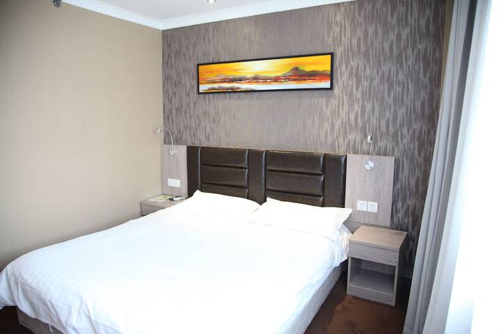 Room 32 of 90