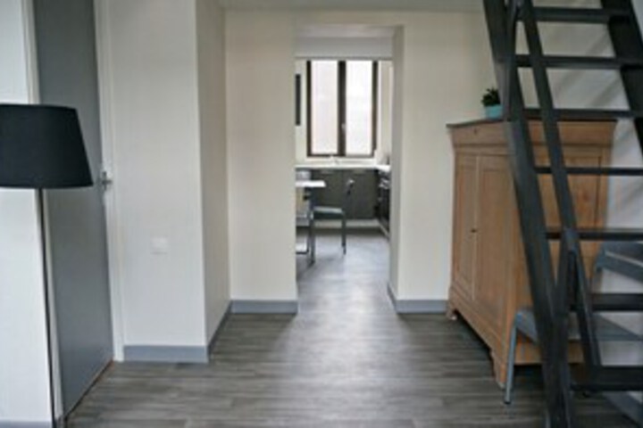 Room 5 of 13