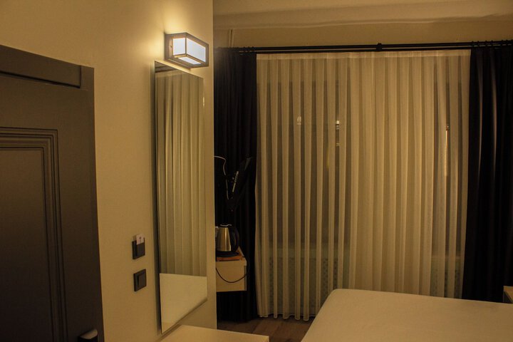 Room 5 of 27