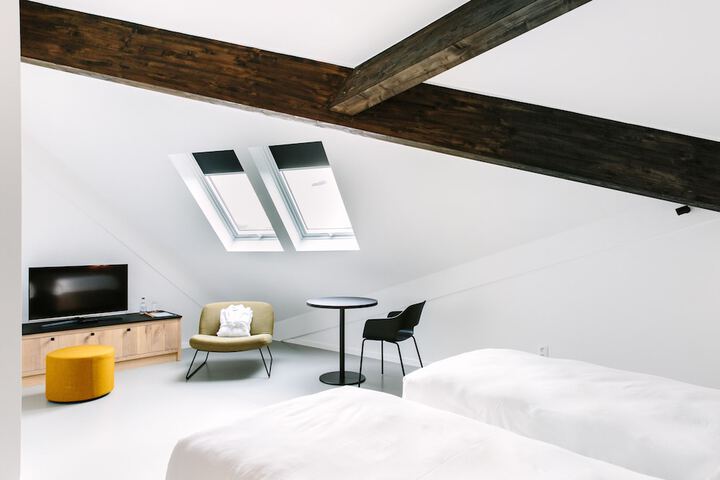 Room 8 of 54