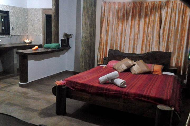 Room 2 of 70