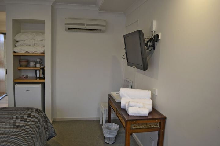 Room 6 of 91