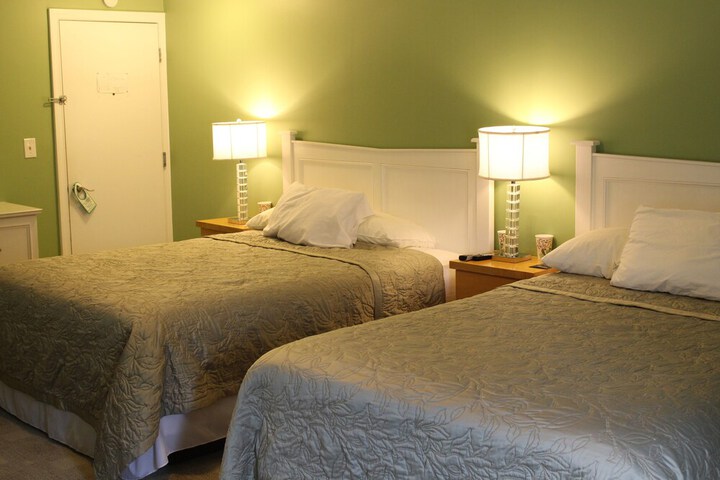 Room 3 of 110
