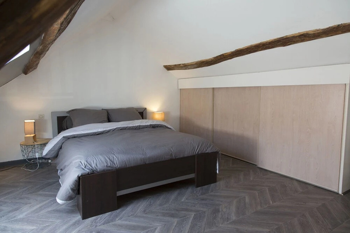 Room 2 of 15