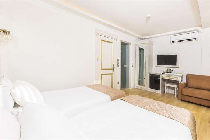 Room 5 of 47