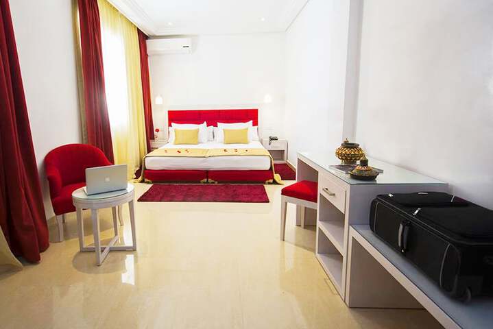 Room 7 of 77