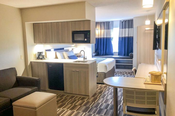 1 Queen Bed Accessible Room (11 of 20)