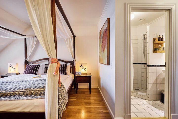 Room 35 of 74