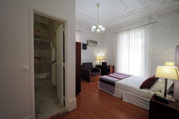 Room 36 of 46