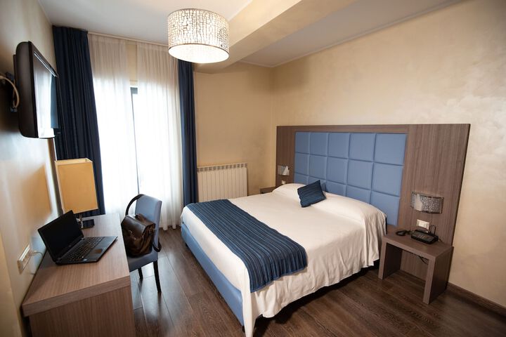 Room 10 of 53