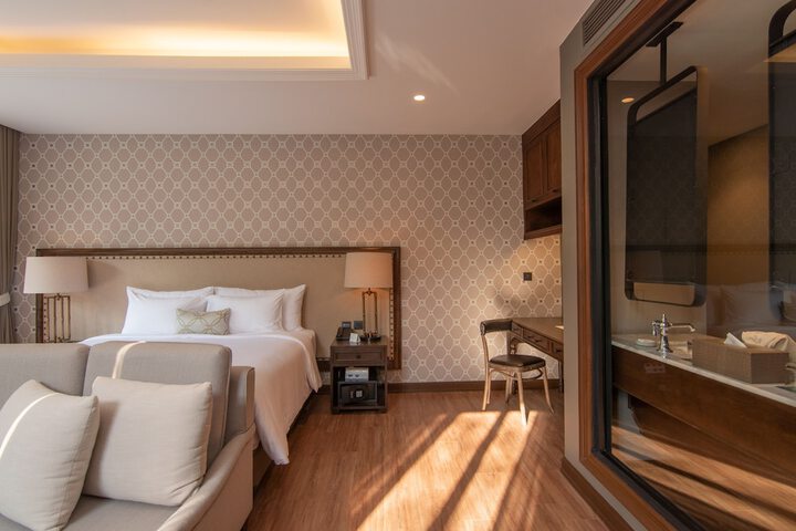 Room 18 of 184