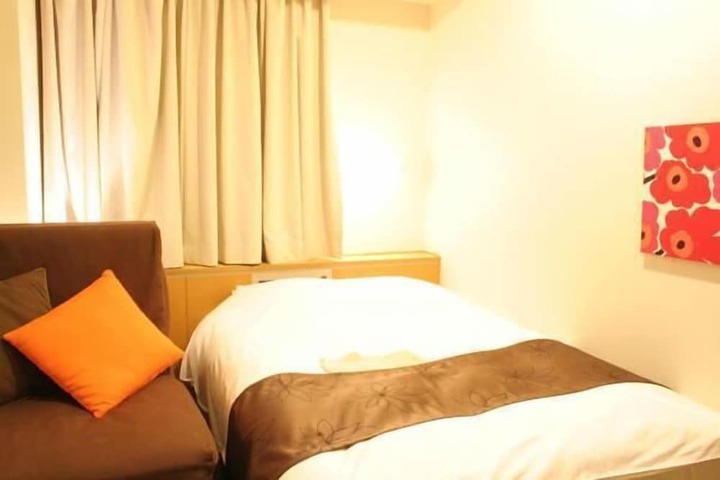 Room 17 of 25