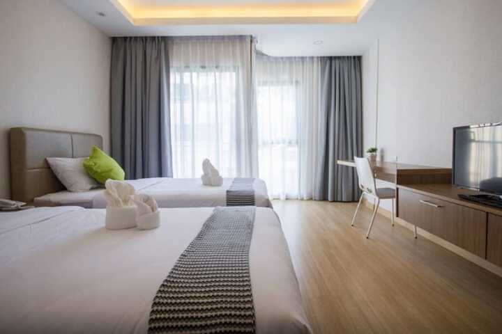 Room 15 of 36