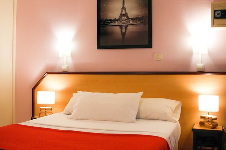 Room 7 of 40