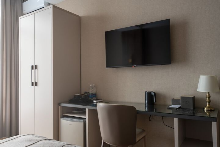 Room 49 of 66