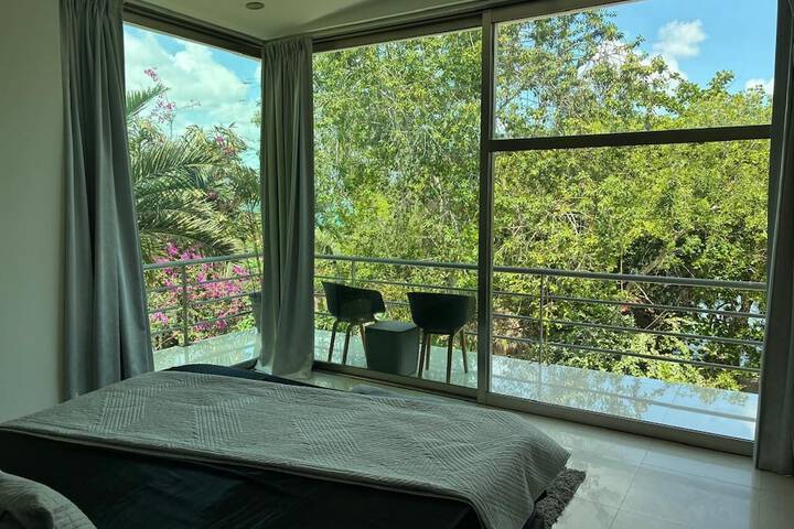 Room 4 of 36